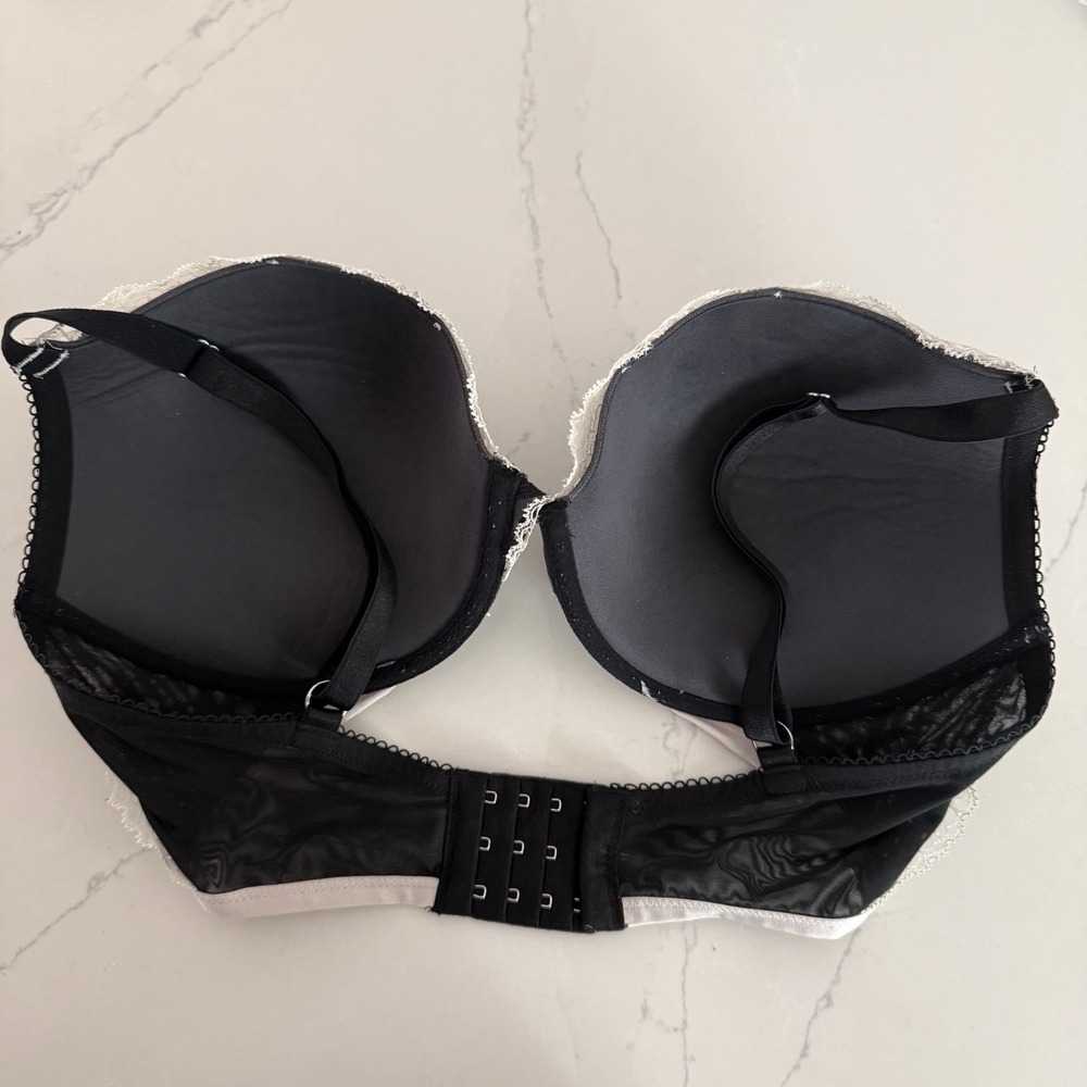 Victoria's Secret Dream Angels Pigeonnant Push Up Bra Lace Rhinestones 36DD - Picture 3 of 10